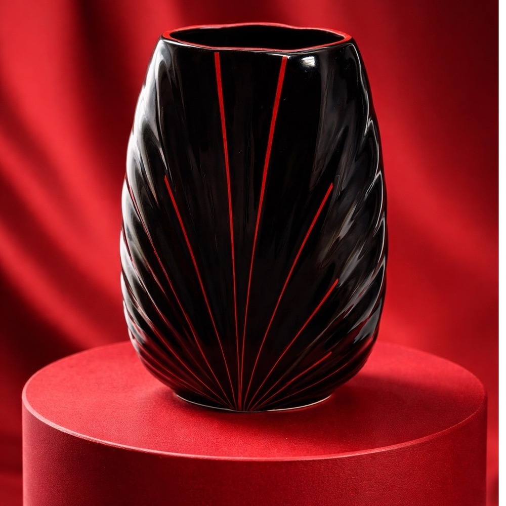 Seizan Japan Vintage Art Deco Black and Red Scalloped‎ Ceramic Vase 7.5 Inch
